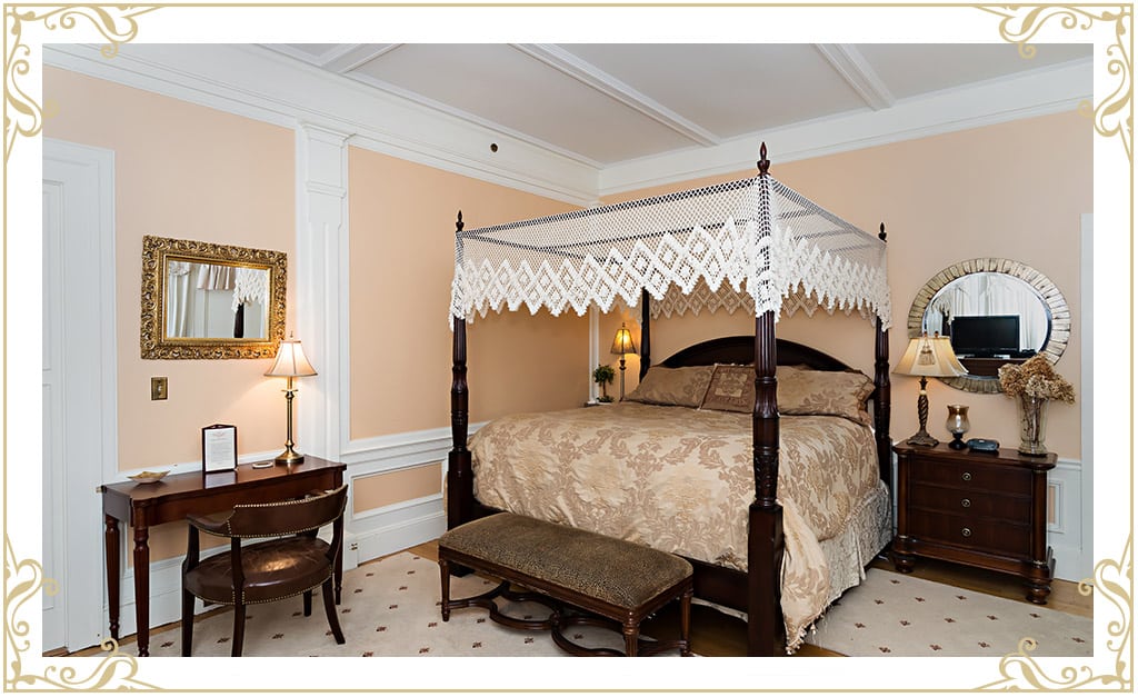 The Silver Fountain Inn | Hotels in Dover NH | Room: The Chamber