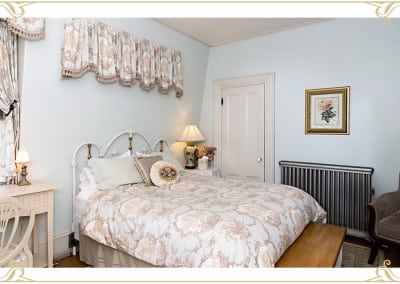The Silver Fountain Inn | Dover NH Accommodations | Room: The Vivienne