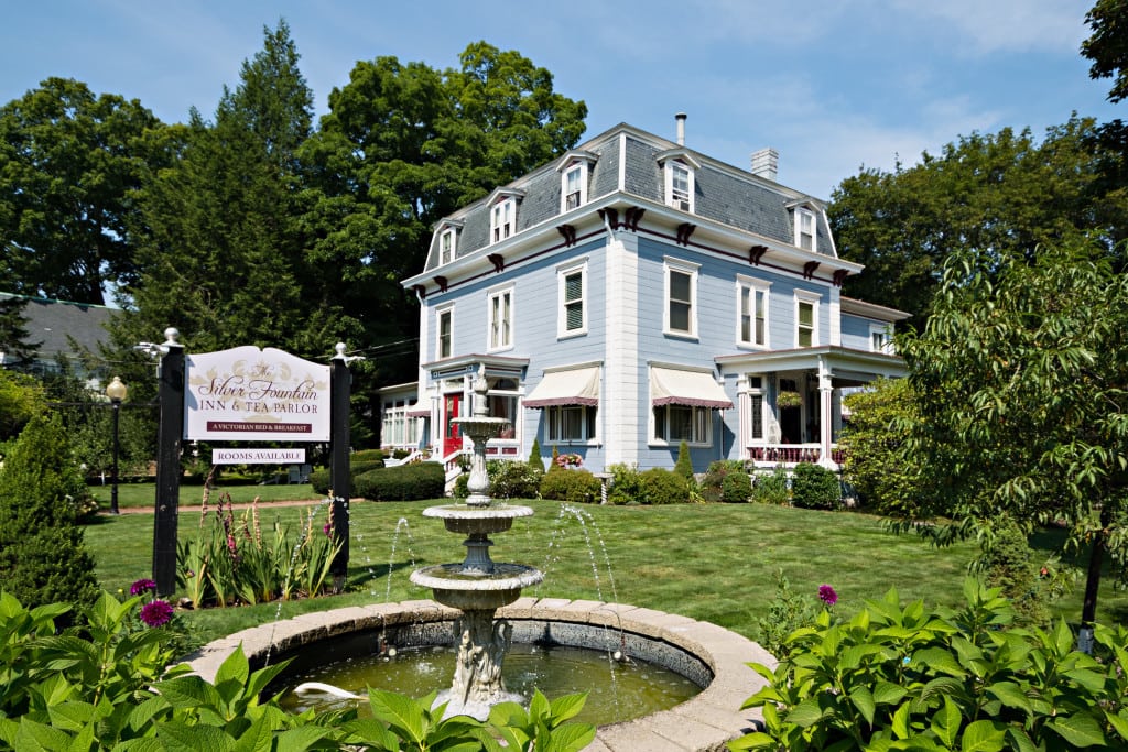 dover NH hotel and dover nh restaurant Silver Fountain Inn